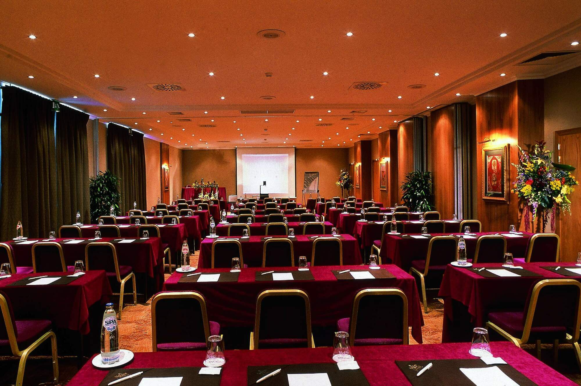Gent Expo By Ihg 4*